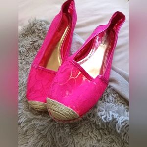 Jennifer Lopez flats